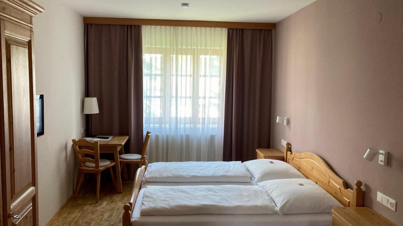 Zoechbauer Gaestehaus - Hotel Garni Kapelln Buitenkant foto