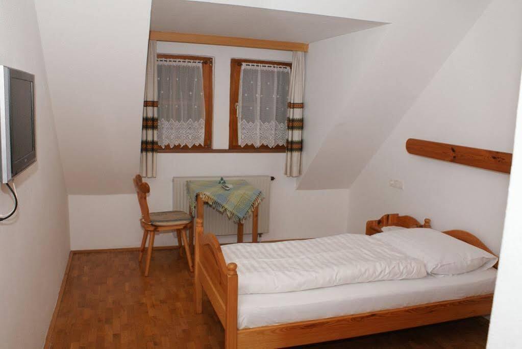 Zoechbauer Gaestehaus - Hotel Garni Kapelln Buitenkant foto